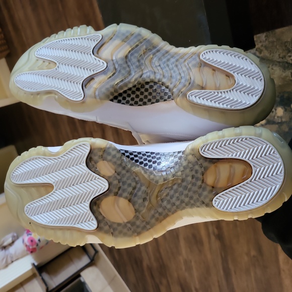 Jordan 11 "Silver Anniversary" - Picture 4 of 5